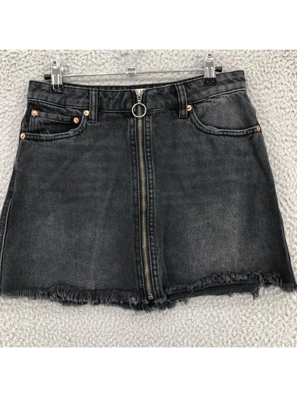 We The Free People Skirt Womens 26 Zip It Up Charcoal Cotton Denim Frayed Mini